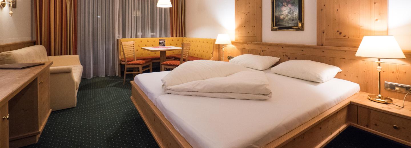 © Eurotours Zimmerbeispiel Dreibettzimmer Comfort Balkon