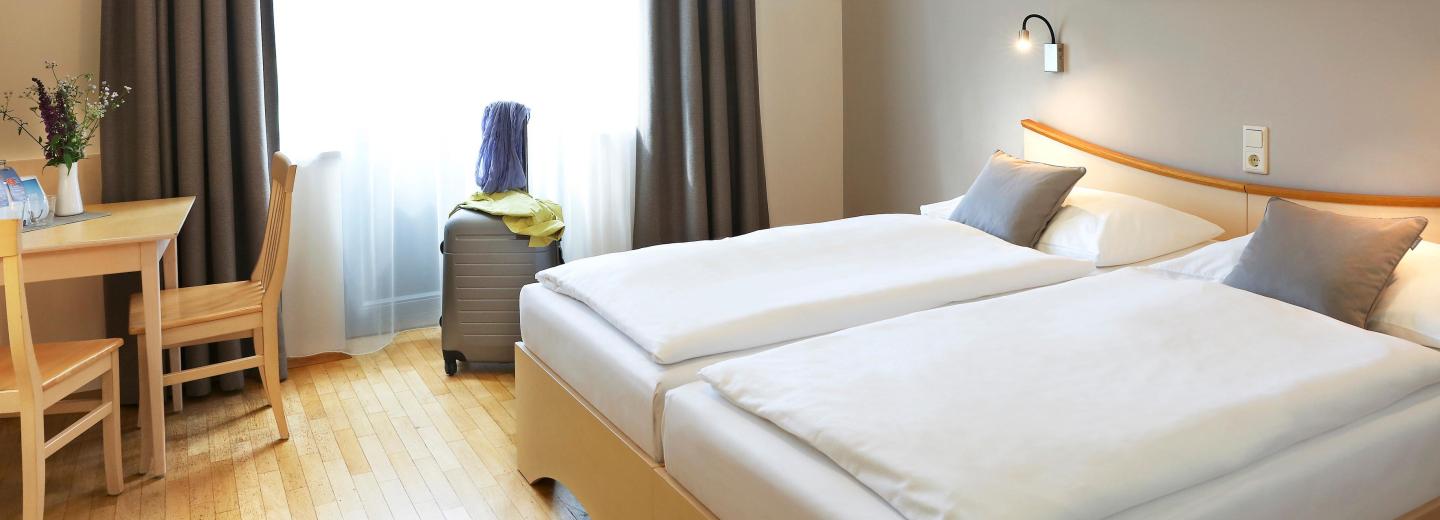 © Eurotours Zimmerbeispiel Doppelzimmer Standard