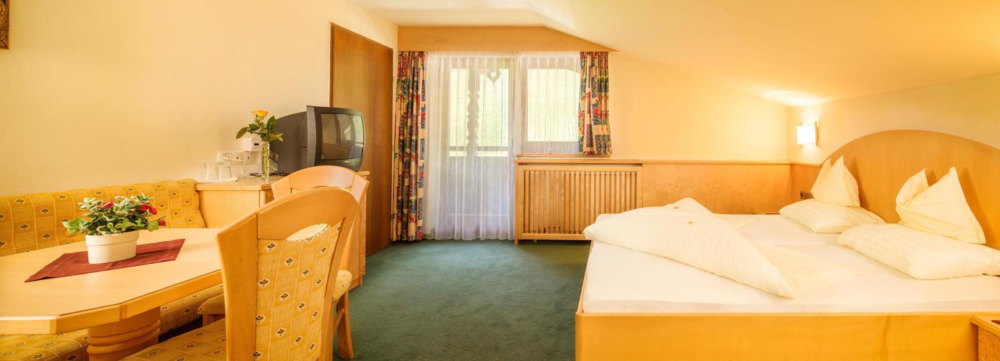 © Eurotours Doppelzimmer Standard Balkon