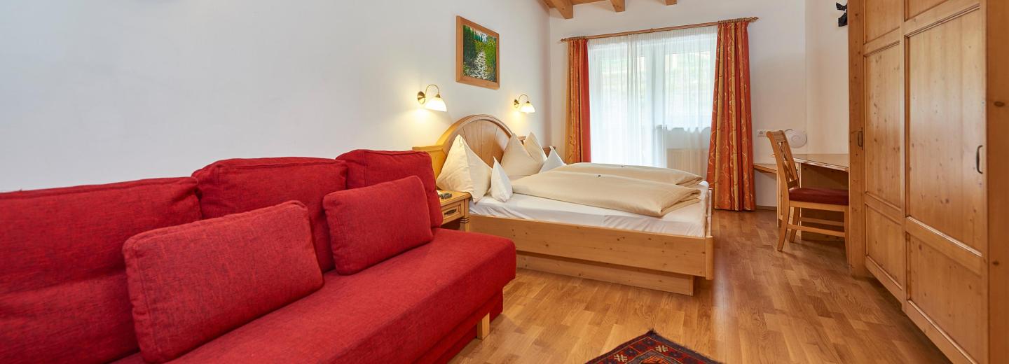 © Eurotours Vierbettzimmer Balkon