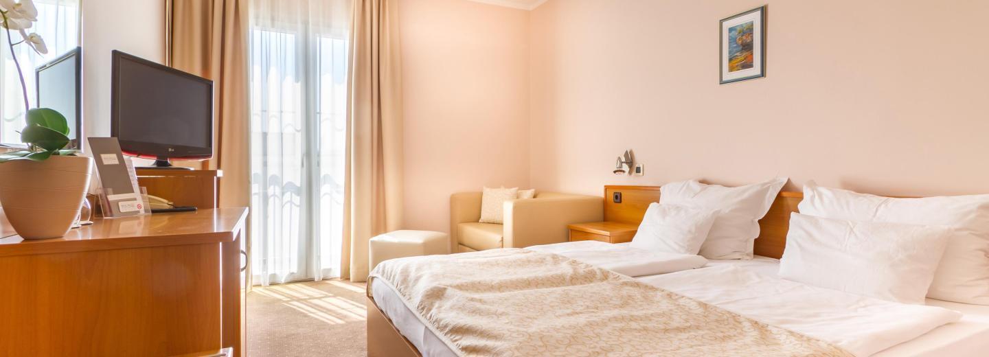 © Eurotours Doppelzimmer Standard Balkon Parkblick