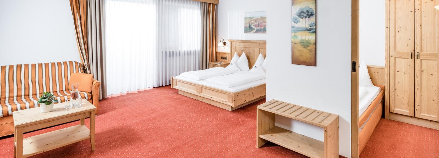 © Schneeberg Hotels Beispiel, Familienzimmer Balkon Family