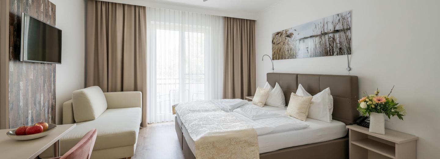 © Eurotours Beispiel Doppelzimmer Standard Balkon, Hotel Wende