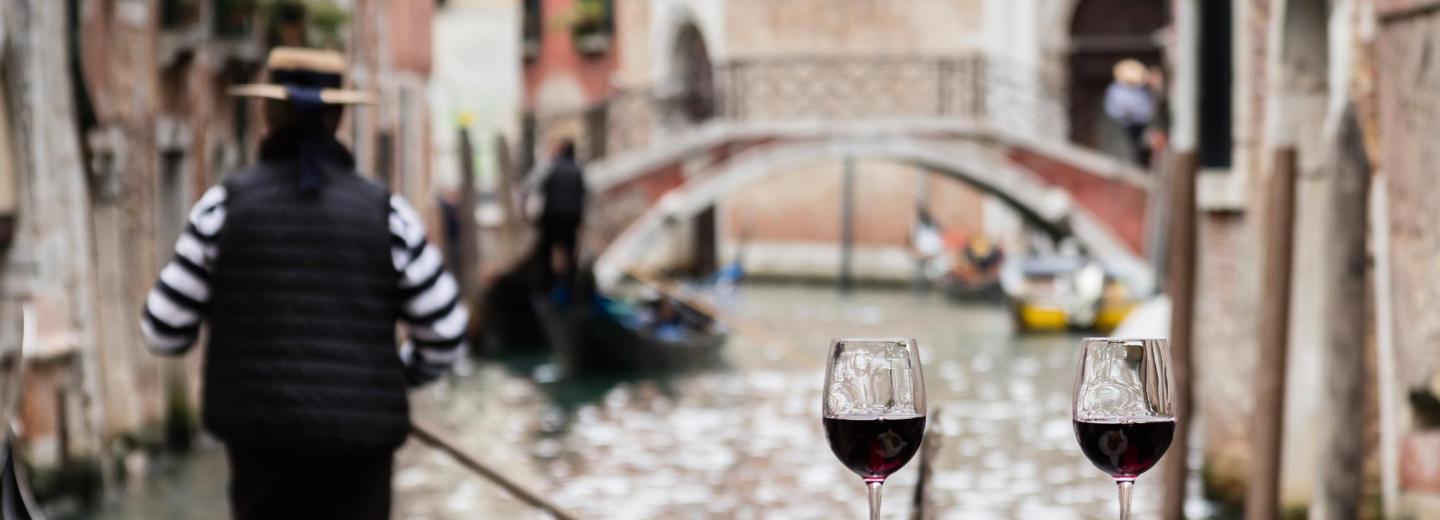 © Eurotours Mit der Gondel durch Venedig