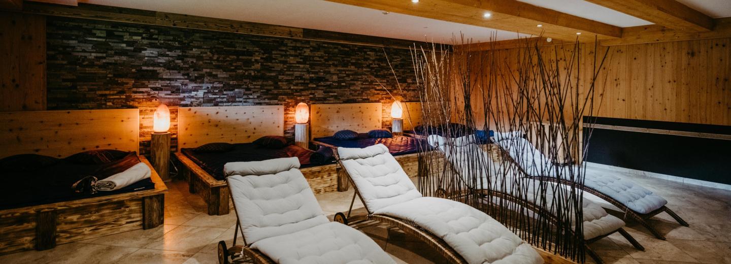 © Eurotours Gosau: Vital und fit, der Hund darf mit!