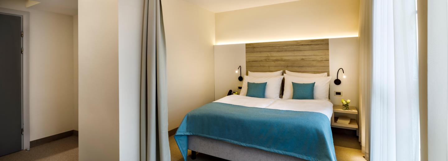 © Eurotours Beispiel Doppelzimmer Standard "Atrium", Hotel Marina