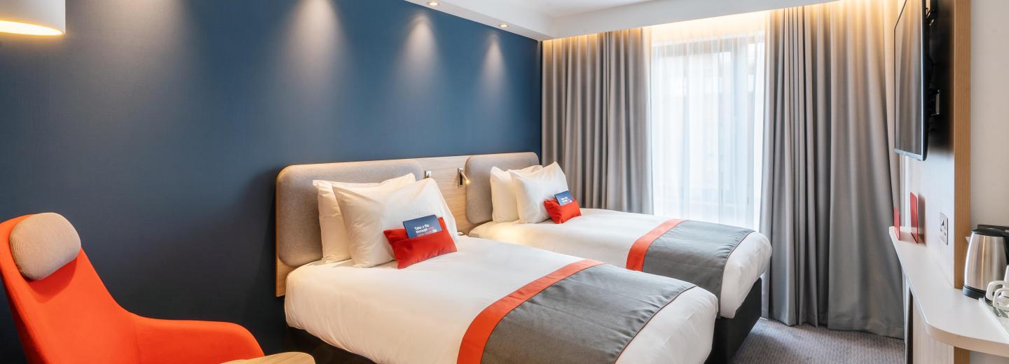 © Eurotours Beispiel Doppelzimmer, Holiday Inn Express Amsterdam North Riverside