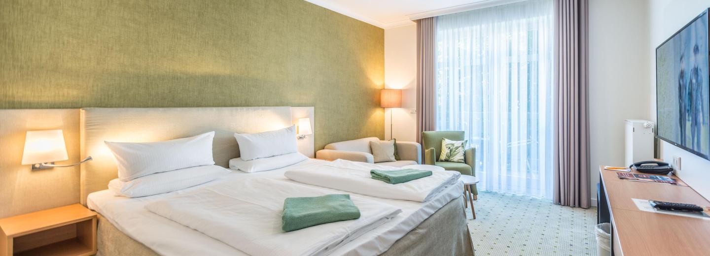 © Eurotours Beispiel Doppelzimmer Balkon "Landseite"