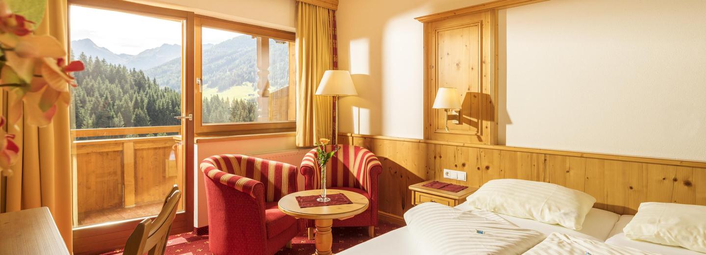 © Eurotours Dreibettzimmer Comfort Balkon
