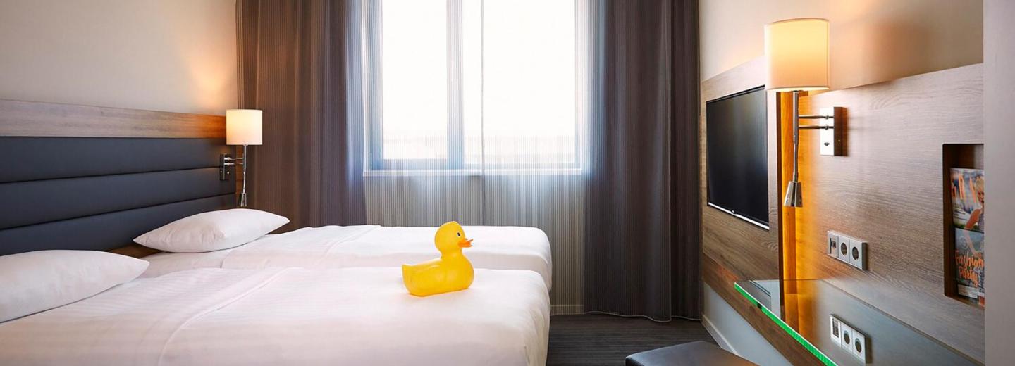 © Eurotours Beispiel Doppelzimmer, Moxy Munich Airport