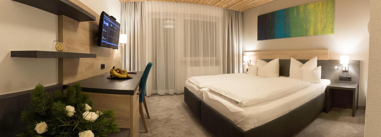 © Eurotours Doppelzimmer Prince & Princess, KOSIS Sports Lifestyle Hotel