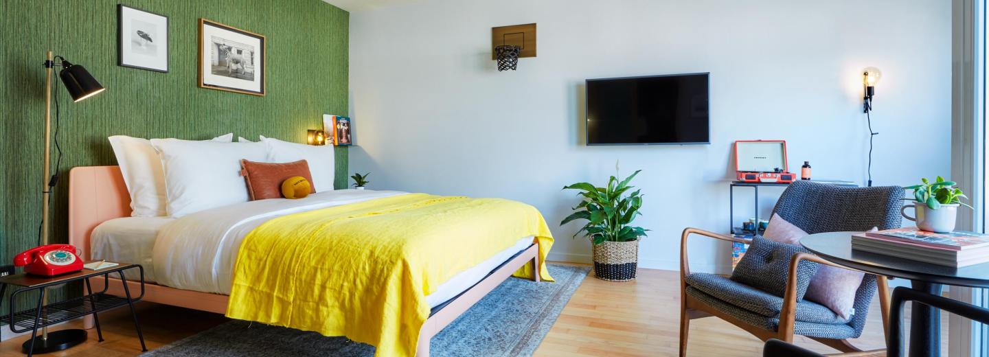 © Eurotours Großes Zimmer, Hotel Max Brown 7th District