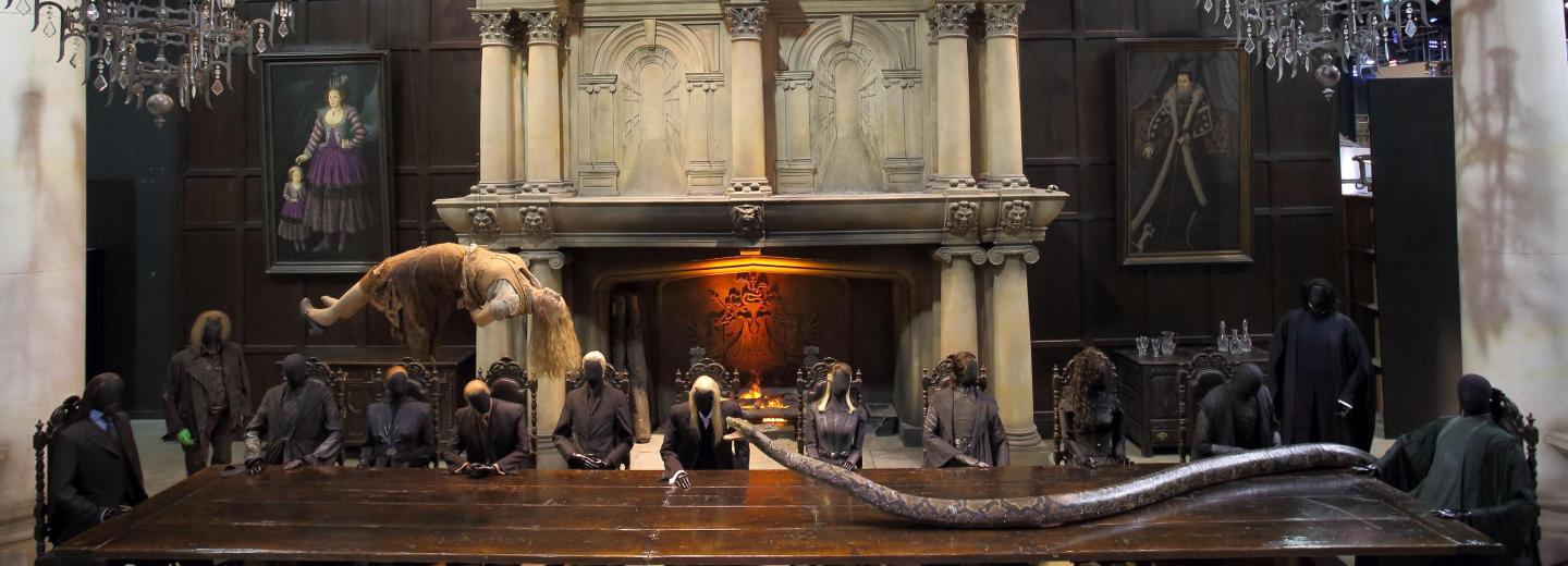 © TM & © Warner Bros. Entertainment Inc. Harry Potter Publishing Rights © JKR. Harry Potter characters, names and related indicia are trademarks of and © Warner Bros. Entertainment Inc. All Rights Reserved. Warner Bros. Studio Tour London - The Making of Harry Potter