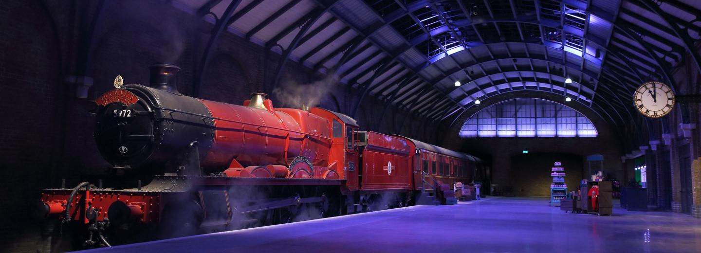 © TM & © Warner Bros. Entertainment Inc. Harry Potter Publishing Rights © JKR. Harry Potter characters, names and related indicia are trademarks of and © Warner Bros. Entertainment Inc. All Rights Reserved. Warner Bros. Studio Tour London - The Making of Harry Potter