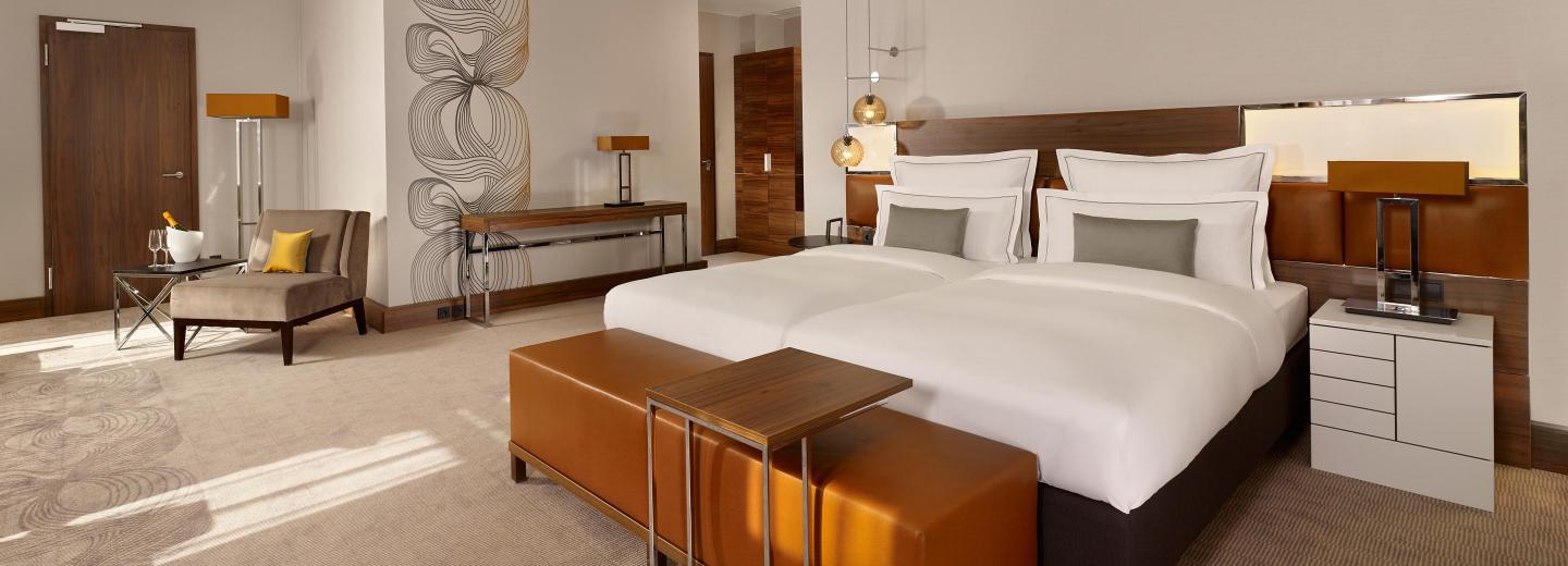 © Eurotours Beispielzimmer, Hotel Reichshof Hamburg