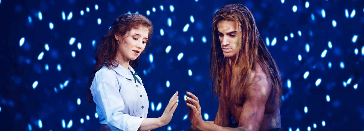 © (c) Stage Entertainment/Morris Mac Matzen Hand to Hand, Disneys Musical TARZAN