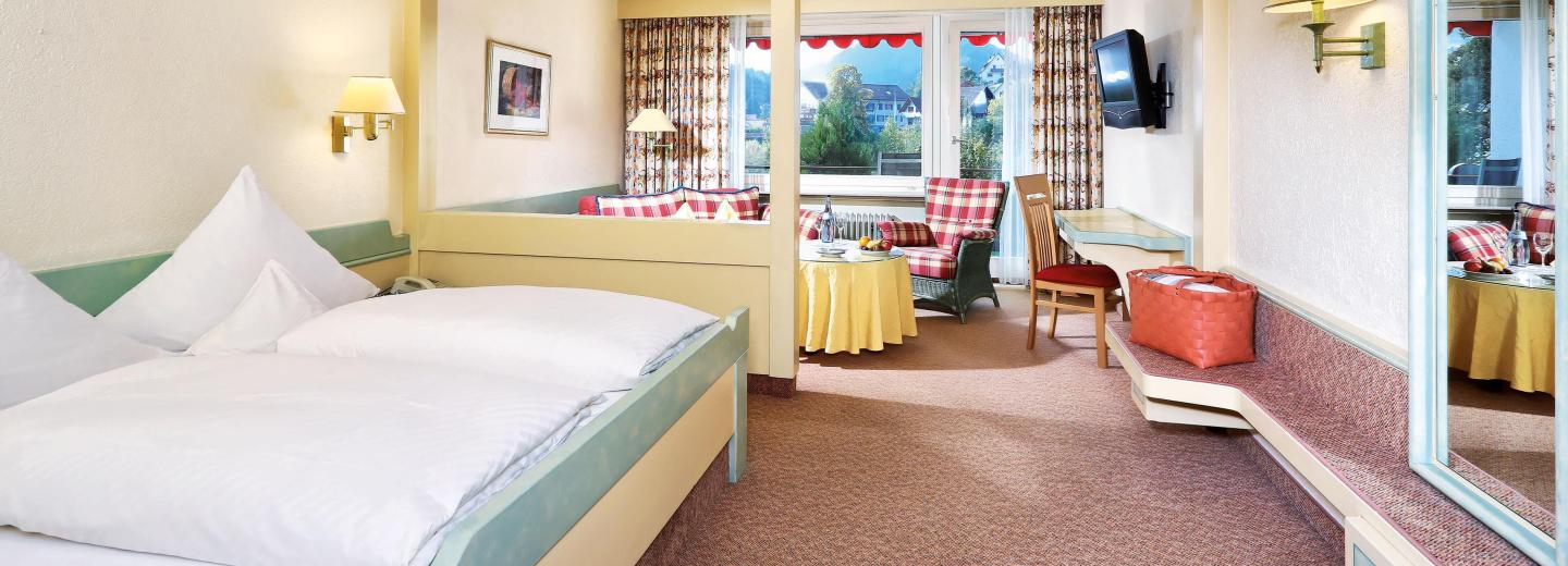 © Eurotours Doppelzimmer Superior Balkon "Schramberg", Hotel Lamm Mitteltal