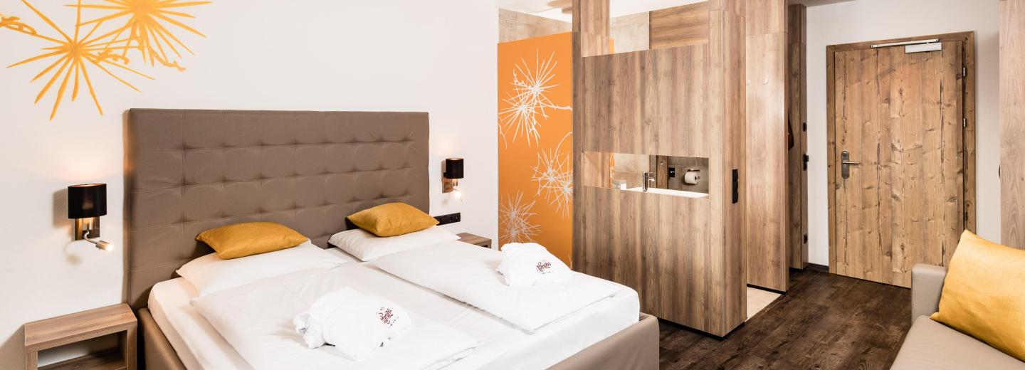 © Eurotours Vierbettzimmer Balkon Almina