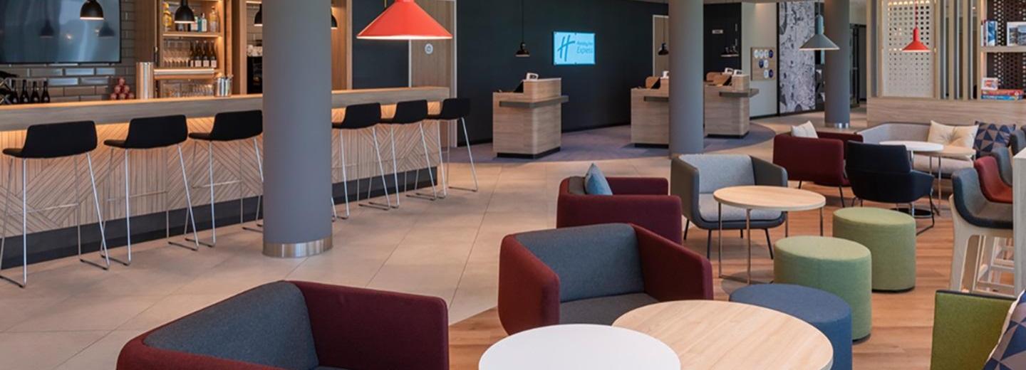 © Eurotours Holiday Inn Express Düsseldorf Hauptbahnhof