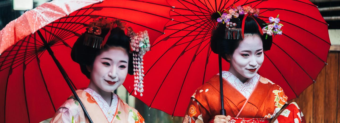 9796448/geisha-japan-gettyimages-543457232-erweitert-0_1725363228467.jpg