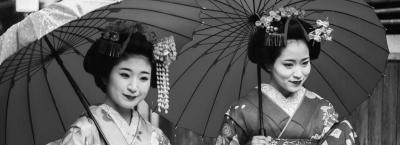 9796448/geisha-japan-gettyimages-543457232-erweitert-0_1725363228467.jpg
