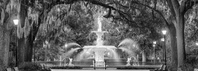 9823100/vbg33052-forsyth-park-fountain-savannah-georgia_1755767190322.jpg
