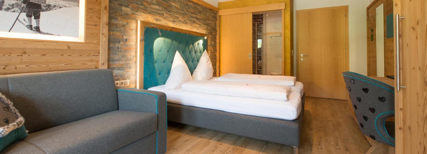 © Eurotours Zimmerbeispiel: Doppelzimmer Deluxe Bergblick