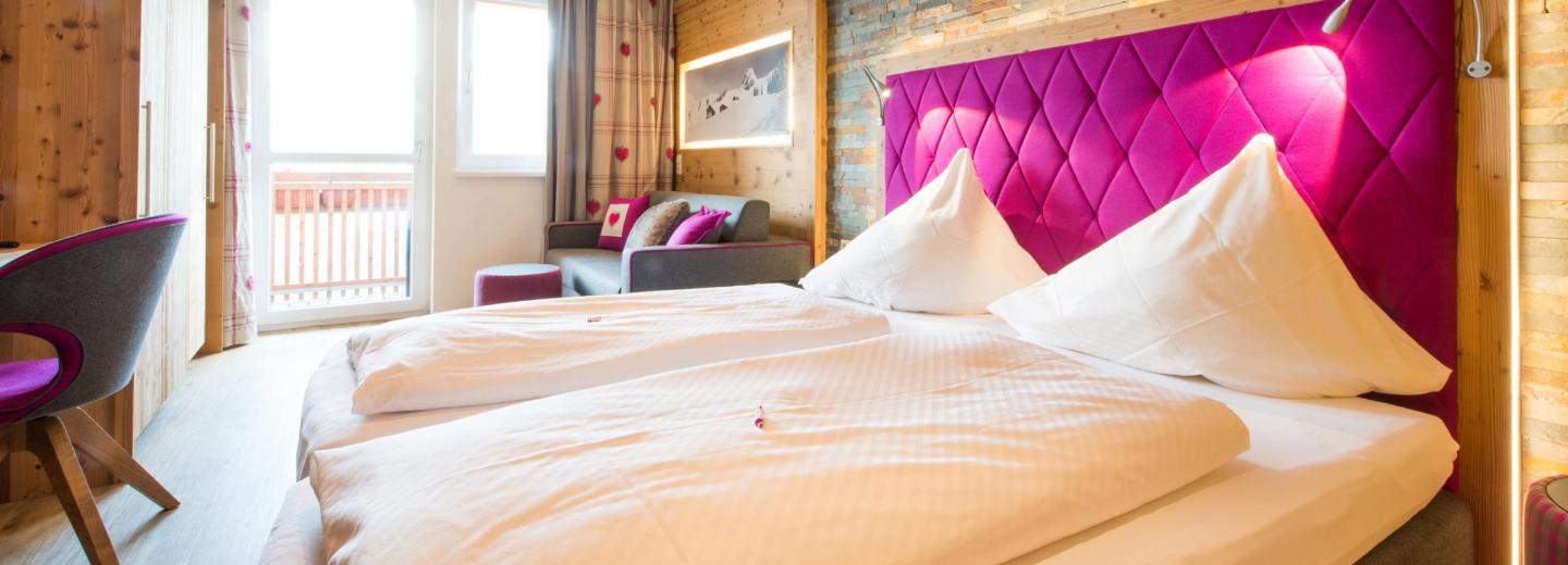 © Eurotours Zimmerbeispiel: Doppelzimmer Deluxe Bergblick