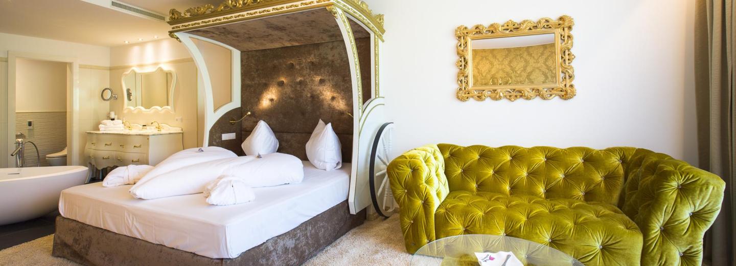 © Eurotours Zimmerbeispiel, Junior Suite Deluxe Balkon "Royal"