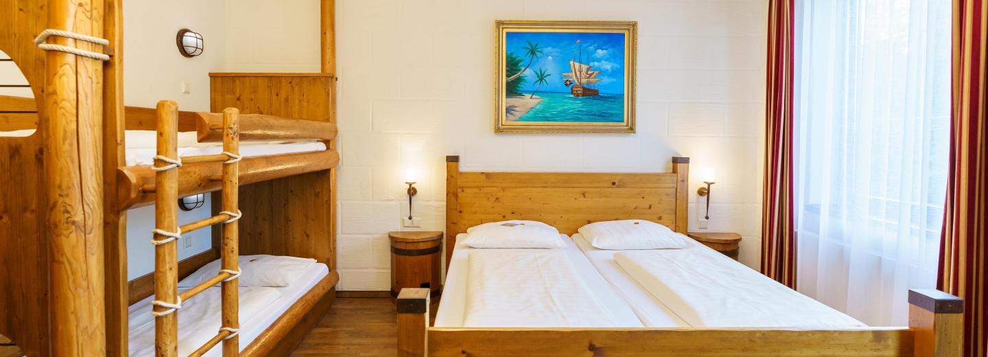 © Heide Park Resort Zimmerbeispiel, Vierbettzimmer Piraten
