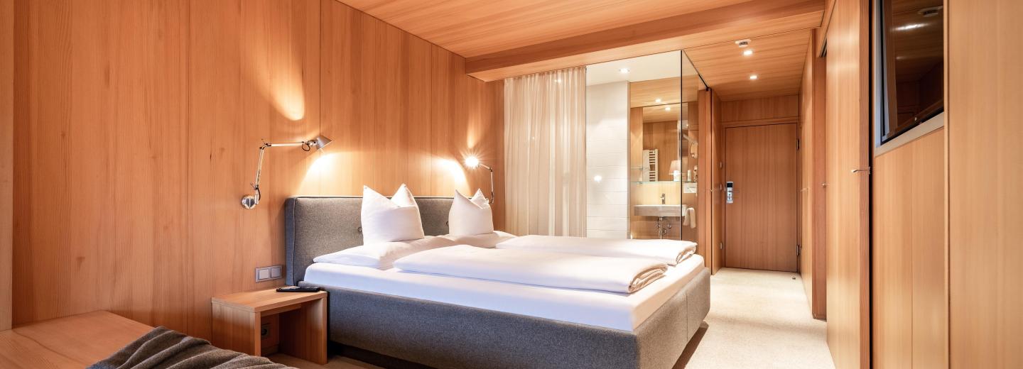 Zimmerbeispiel: Standard Doppelzimmer Balkon