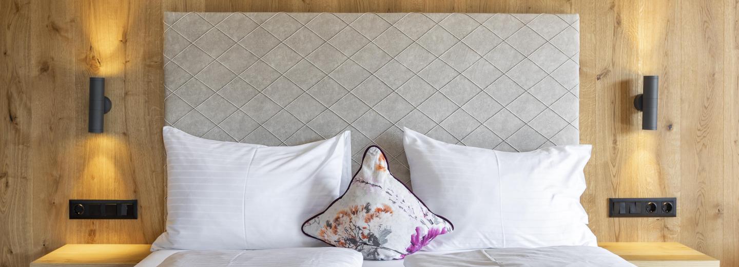 Zimmerbeispiel, Doppelzimmer Standard Balkon «Wolkenmeer»