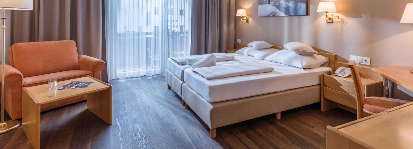 Zimmerbeispiel: Dreibettzimmer Balkon Spieljoch