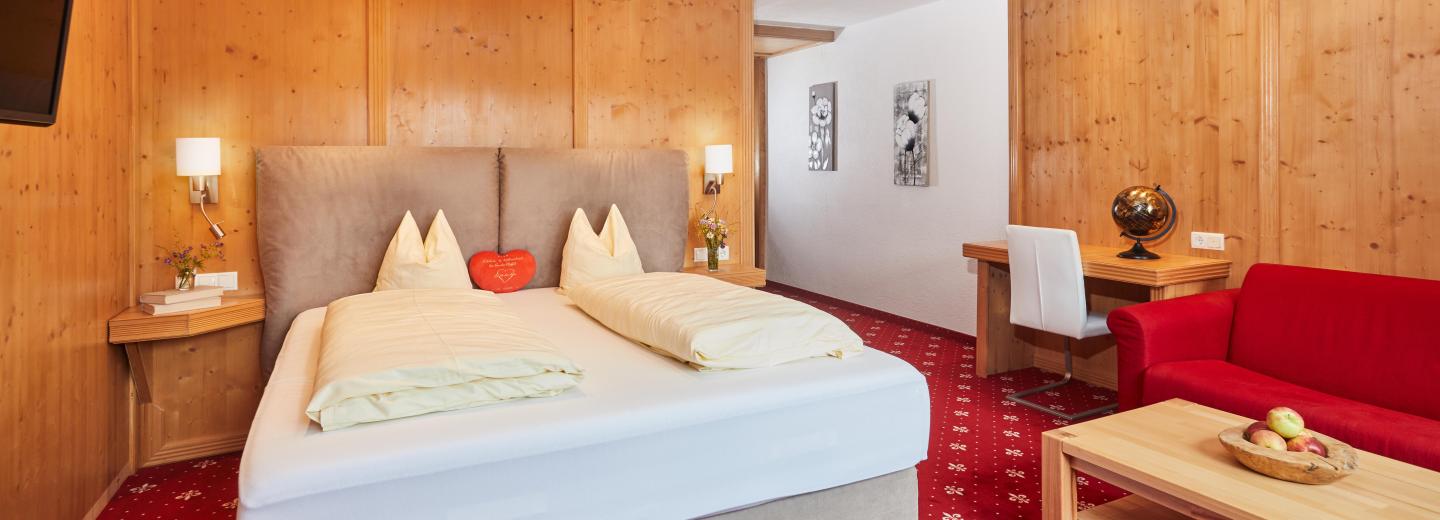 Zimmerbeispiel: Doppelzimmer Balkon Bergseite "Hubertus"