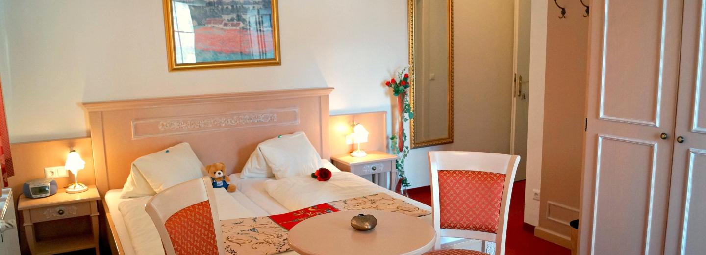 Zimmerbeispiel, Doppelzimmer (DZ) „Economy Nebenhaus Gästehaus“