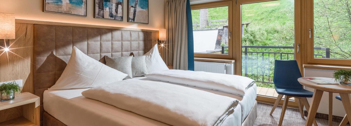  Zimmerbeispiel: Standard Dreibettzimmer "Berg Glück"