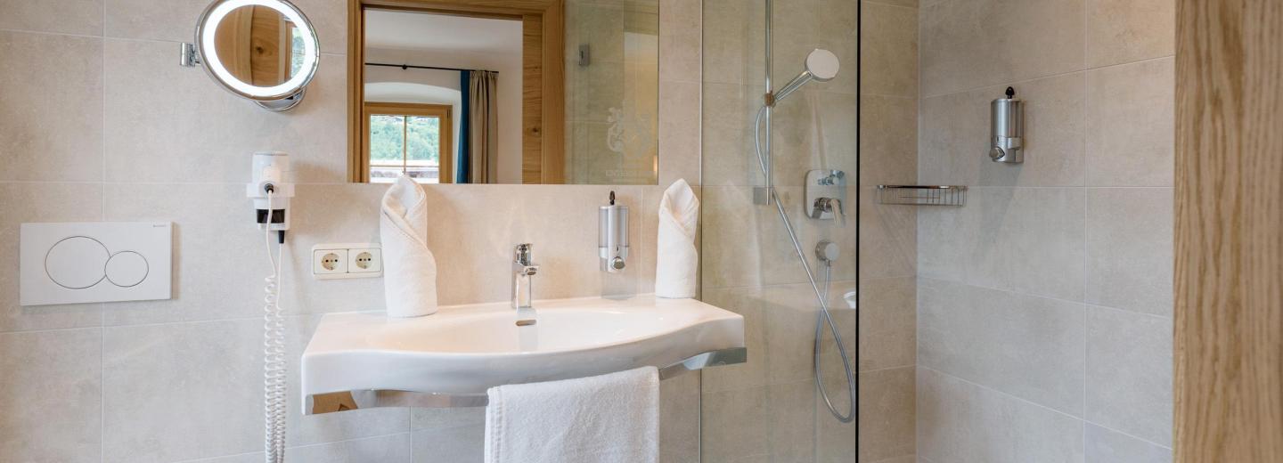 Zimmerbeispiel:   Standard Doppelzimmer "Berg Glück"