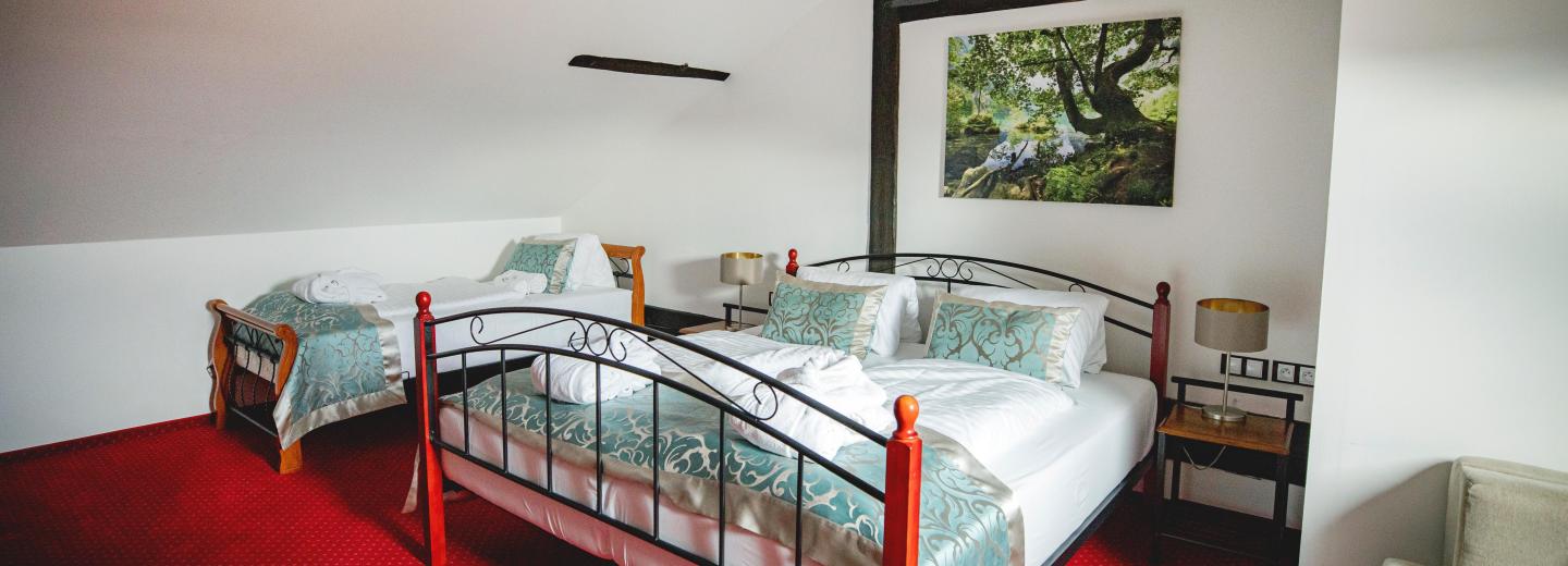 Zimmerbeispiel: Doppelzimmer "Attic"