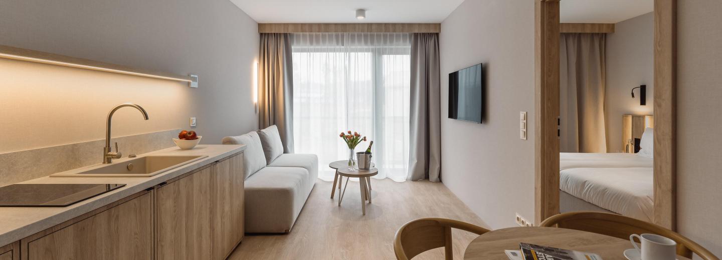 Zimmerbeispiel, Junior Suite Terrasse Nebenhaus "Villas"