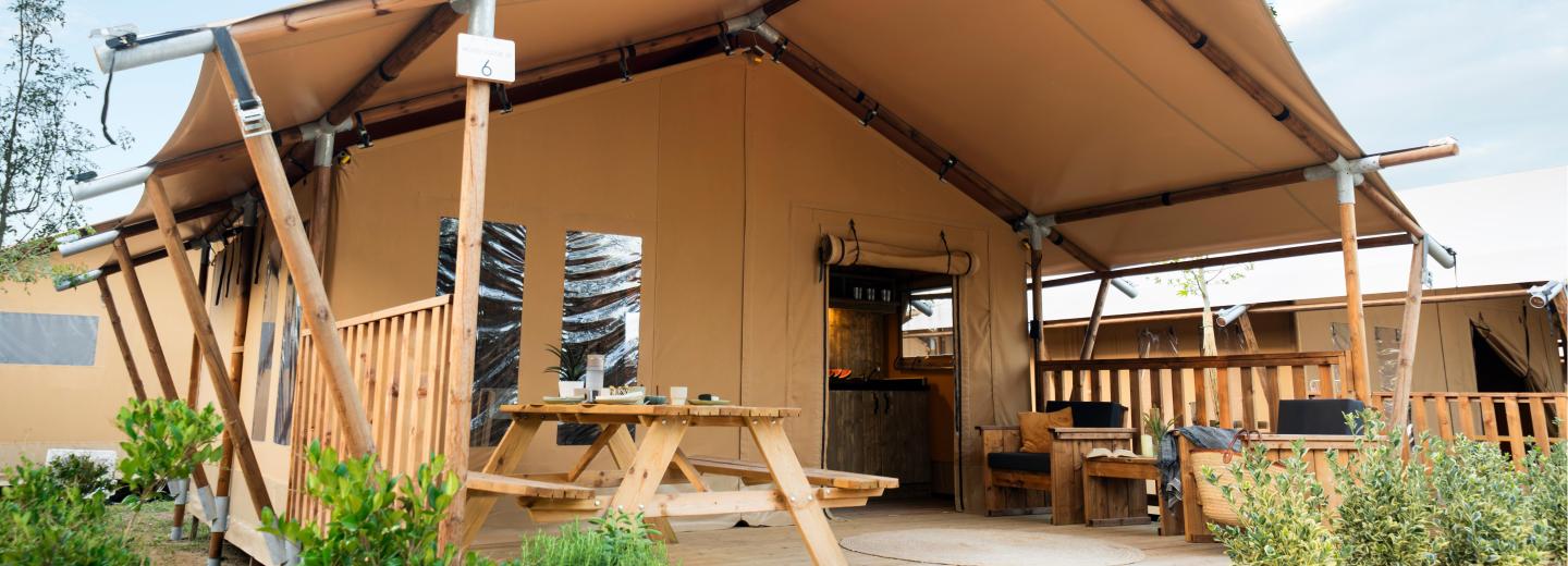 Beispiel Lodge Glamping Terrace made of wood '30'