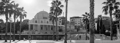 9833891/vbg229126-durres-stadt-hauptplatz-im-historischen-zentrum-mit-sheshi-liria-moschee_1770701760295.jpg