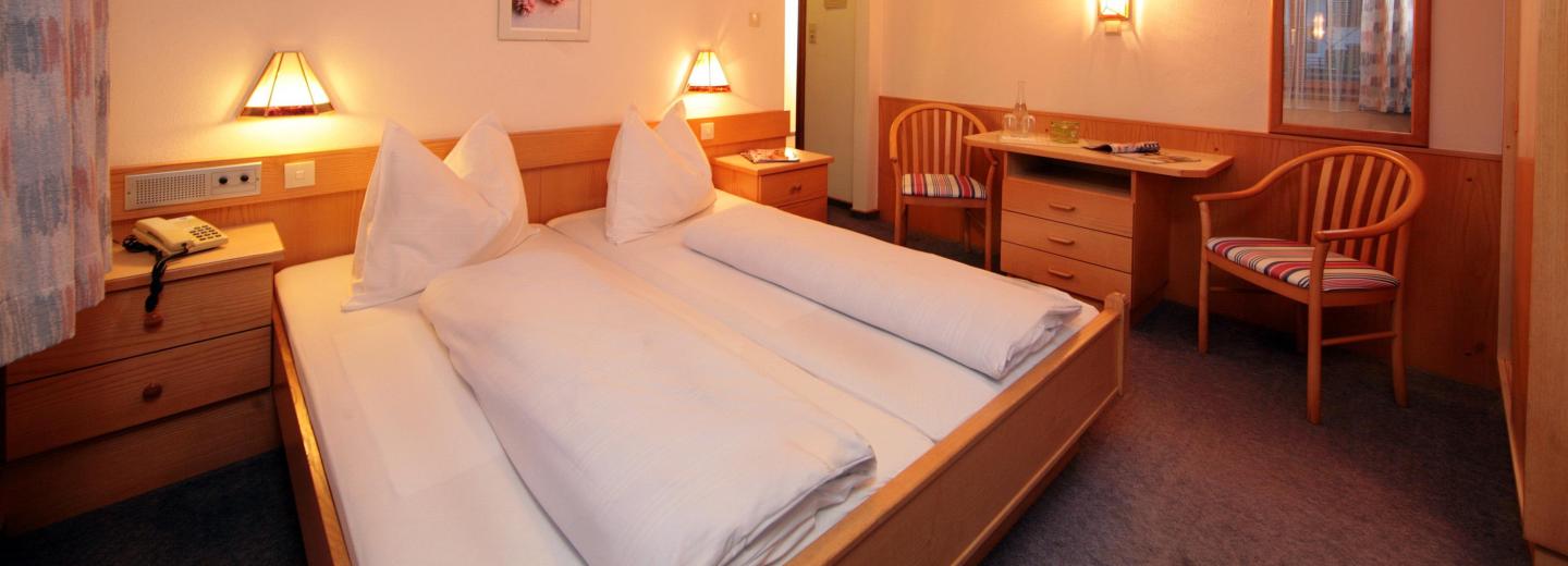 Zimmerbeispiel: Standard Doppelzimmer Balkon